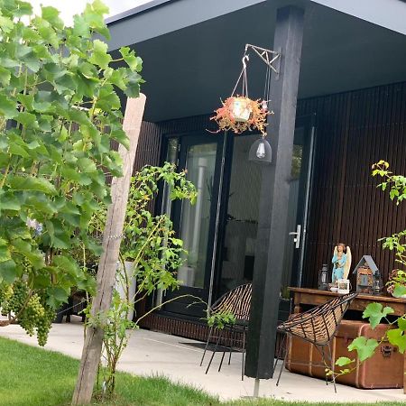 Life Contains Beautiful Things Villa Almere Exterior photo