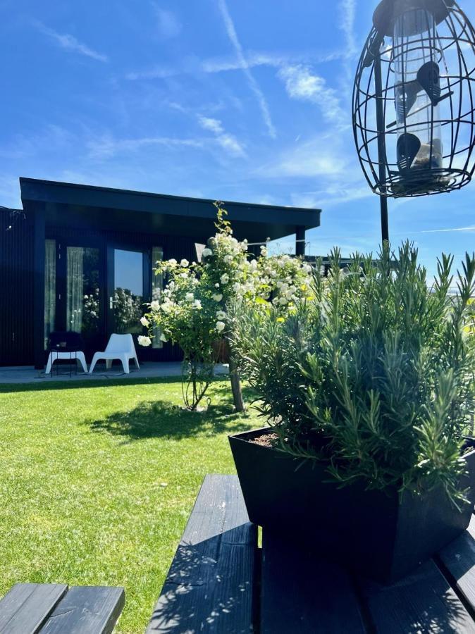Life Contains Beautiful Things Villa Almere Exterior photo